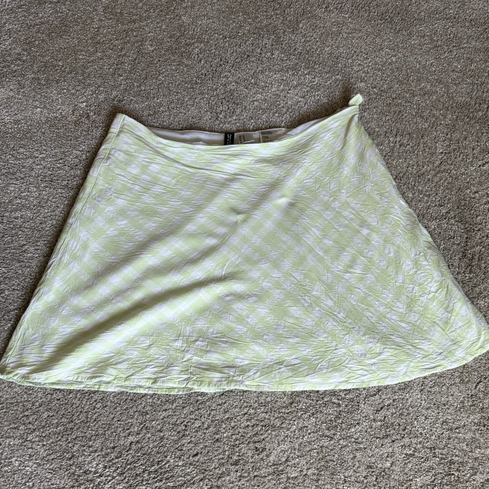 divided H&M short skirt